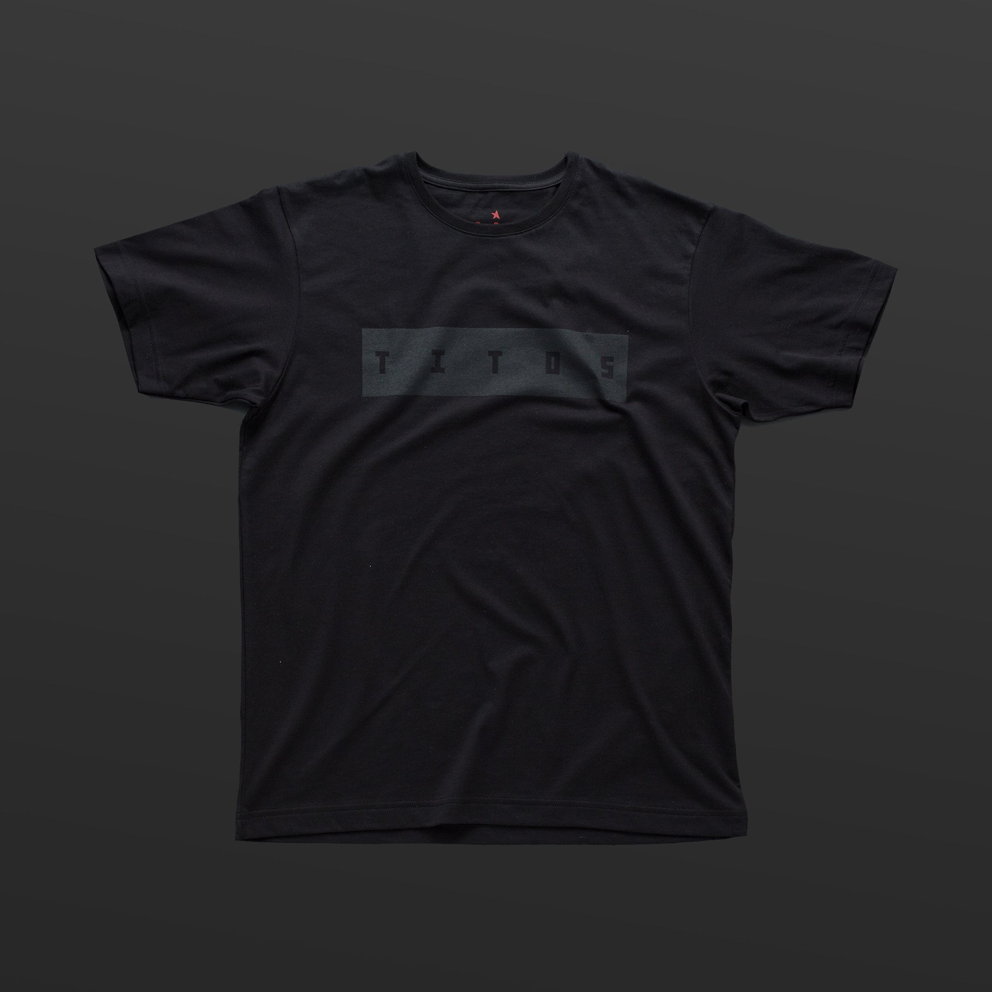 Third T-shirt black/black TITOS block logo
